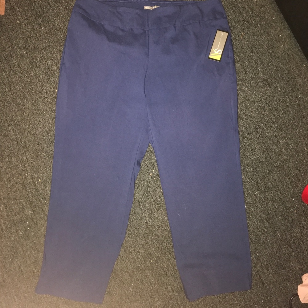 Size 18W - navy cropped dress pant